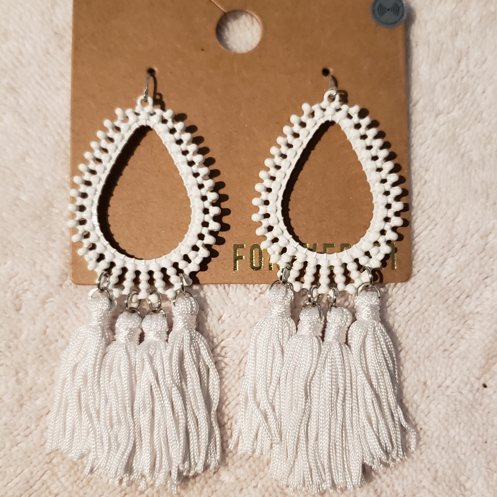 🌟3/$12 Forever 21 White Fringe Earrings